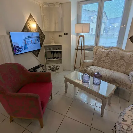 L'auguste Guest house Ruille-le-Gravelais